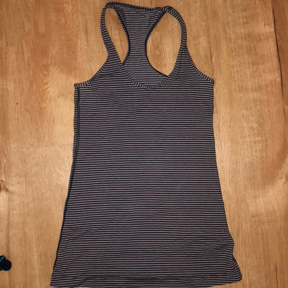Lululemon workout top